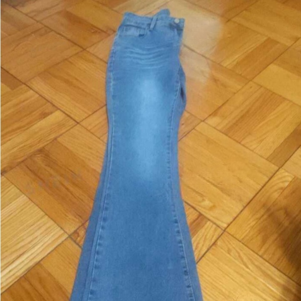 Iconic flared jeans - Picture 2 of 2